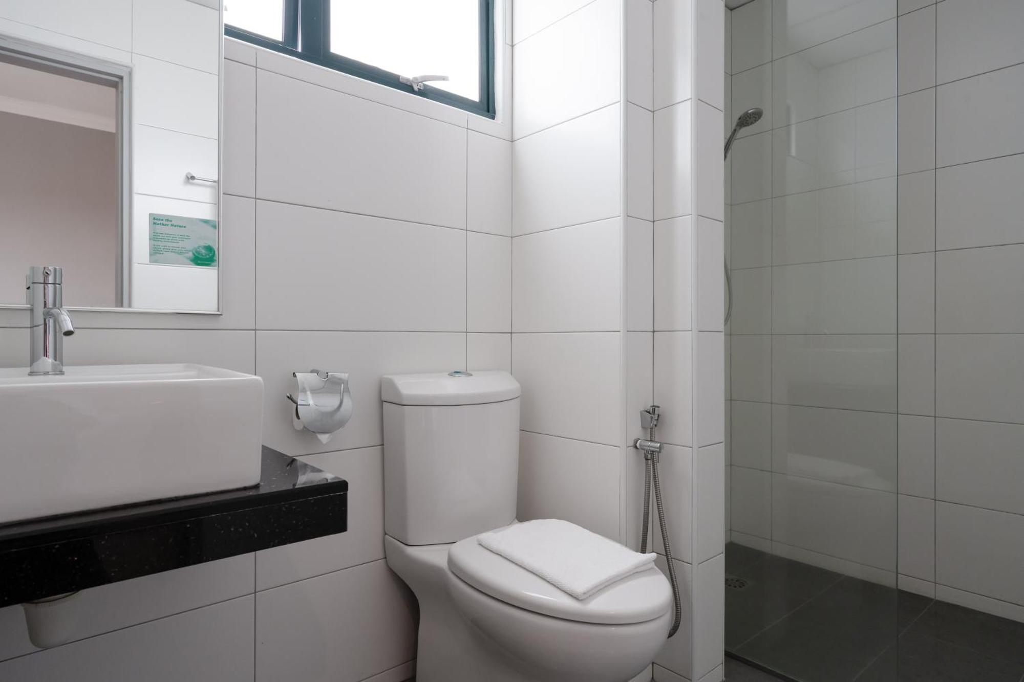 Golden View Serviced Apartments Tanjung Tokong Exterior foto