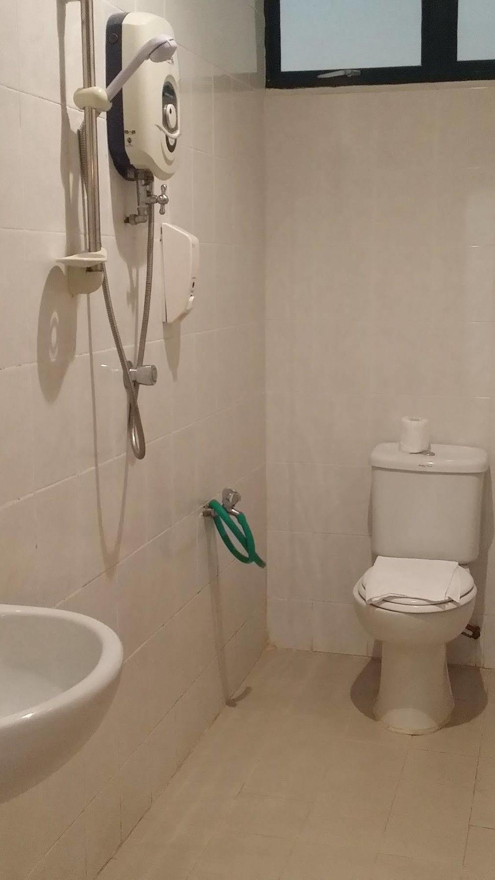 Golden View Serviced Apartments Tanjung Tokong Exterior foto